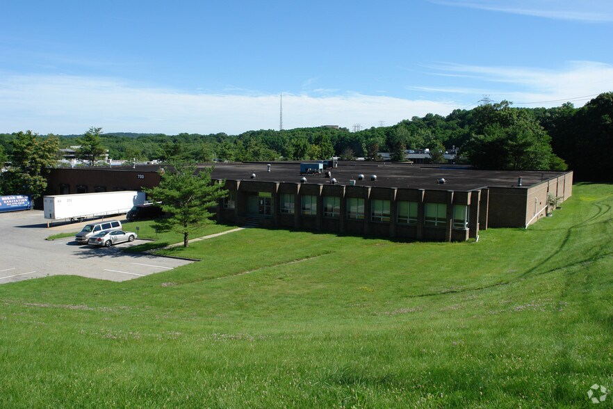 More Photos Of 700 Executive Blvd, Elmsford Manufacturing For Lease