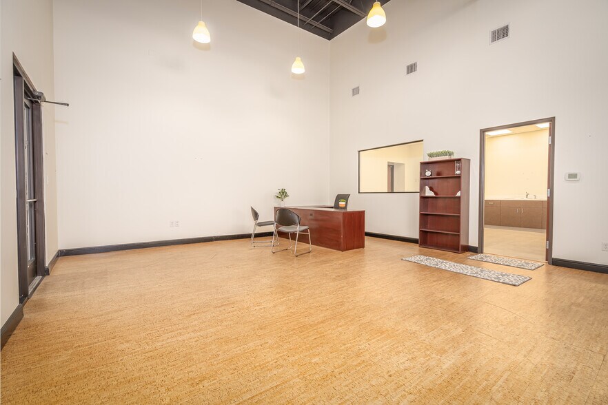 More Photos Of 1901-1923 Windsor Pl, Fort Worth Warehouse For Lease