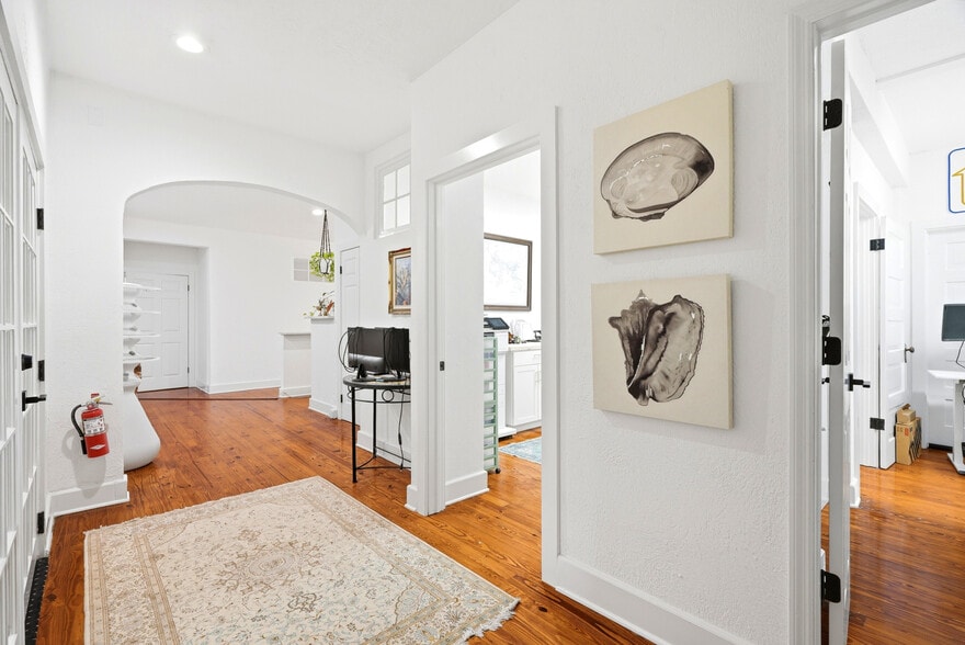 More Photos Of 7024 Central Ave, Saint Petersburg Medical For Sale
