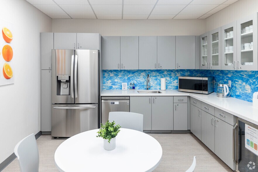 More Photos Of 7284 W Palmetto Park Rd, Boca Raton Coworking Space