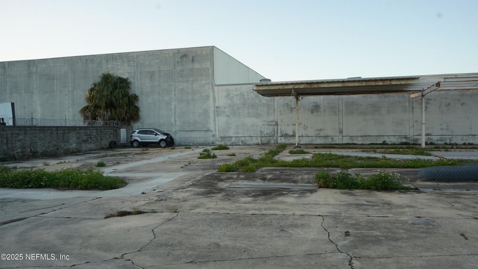More Photos Of 3366 Philips Hwy, Jacksonville General Retail For Lease