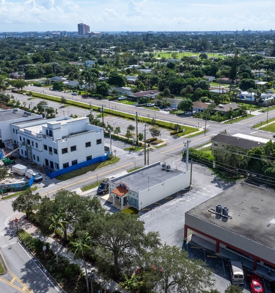 More Photos Of 800 Park Ave, West Palm Beach Storefront Retail Office For Sale