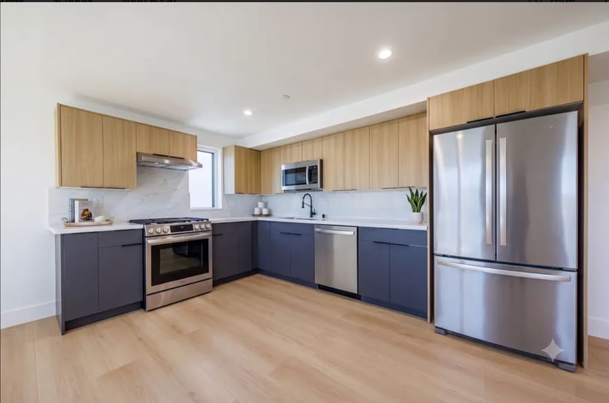 More Photos Of 1330 S Longwood Ave, Los Angeles Apartments For Sale