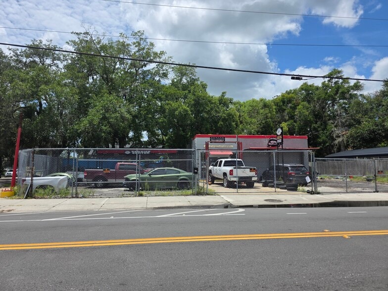 Primary Photo Of , Jacksonville General Retail For Sale