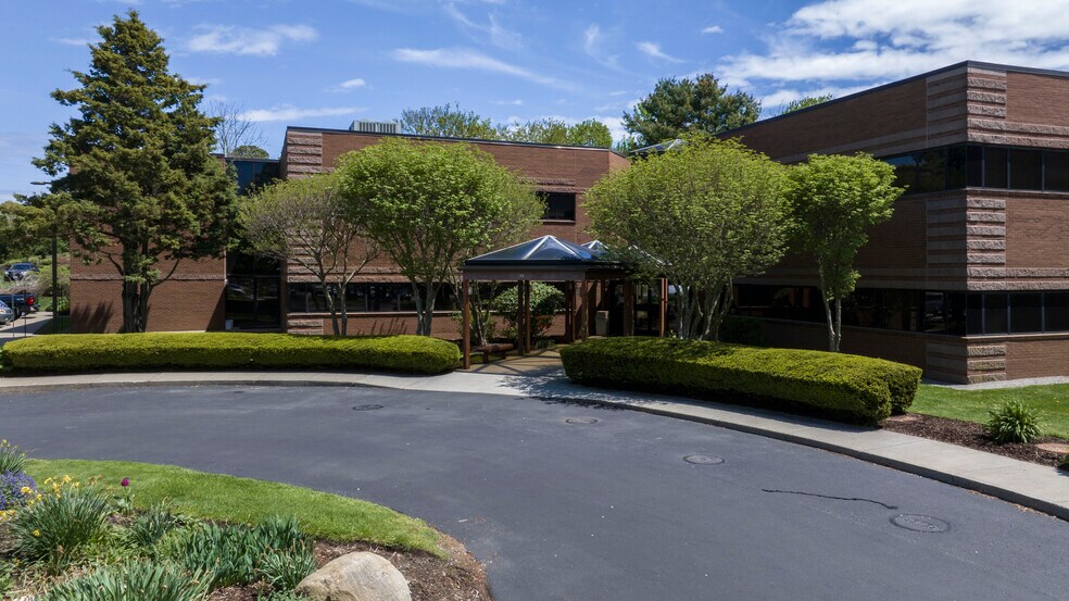 More Photos Of 360 Kingstown Rd, Narragansett Medical For Sale