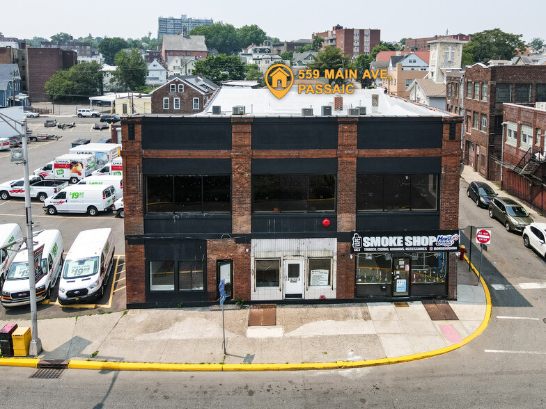 Primary Photo Of 559-563 Main Ave, Passaic Storefront For Lease