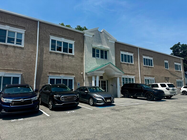More Photos Of 815 Greenwood Ave, Jenkintown Medical For Sale