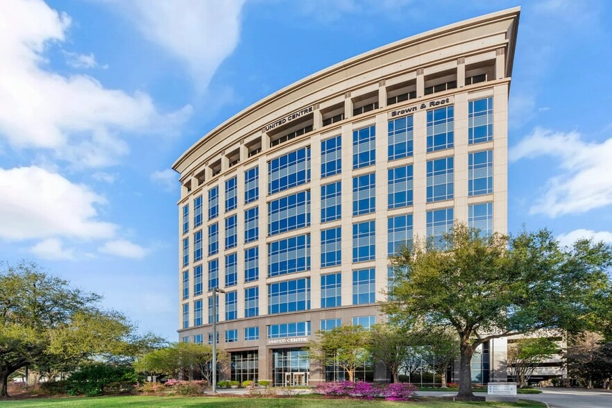 More Photos Of 4171 Essen Ln, Baton Rouge Office For Lease