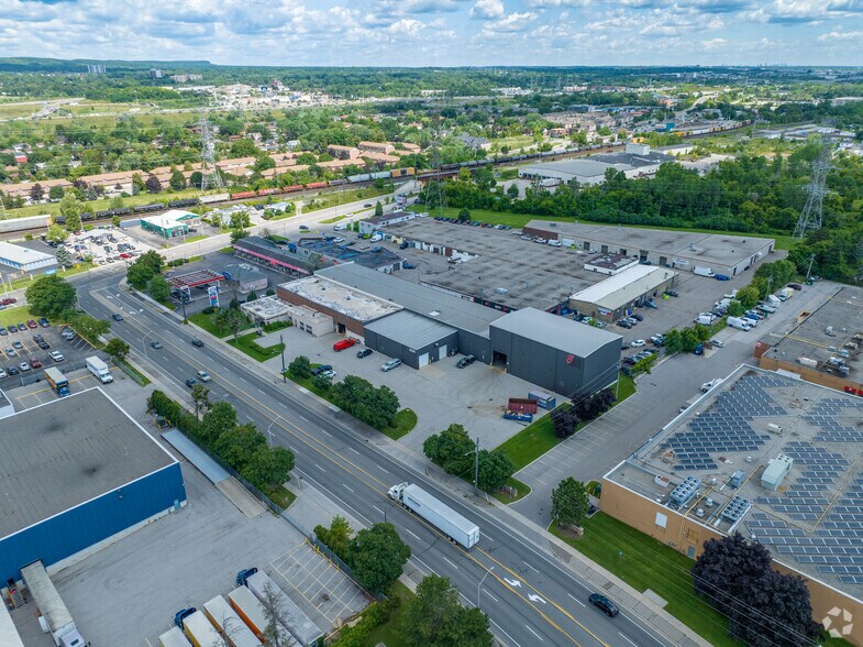 More Photos Of 955 Maple Ave, Burlington Warehouse For Sale