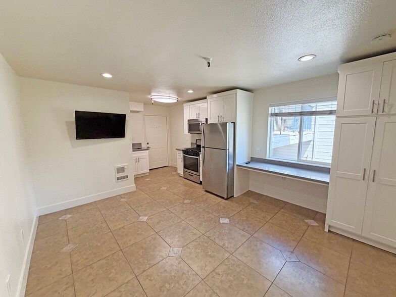 More Photos Of 5615 Carpinteria Ave, Carpinteria Apartments For Sale