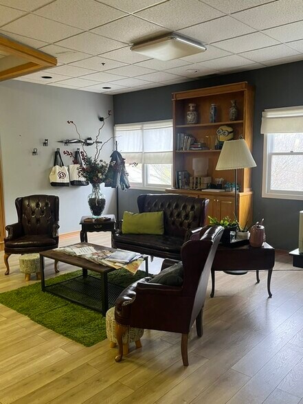 More Photos Of 420 E Main St, Branford Medical For Sale