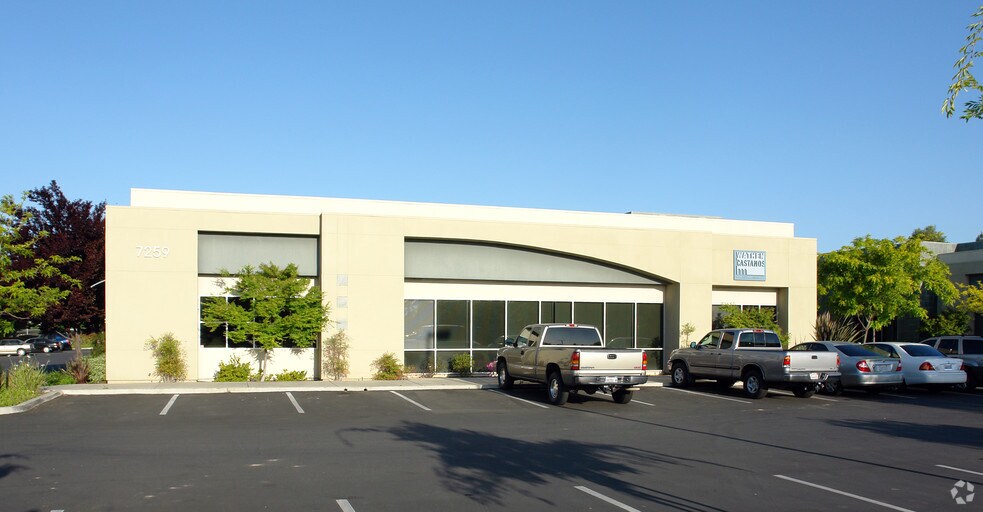 More Photos Of 7259 N 1st St, Fresno Office For Lease
