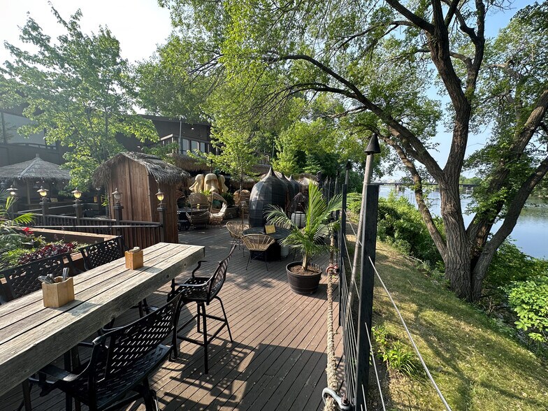 More Photos Of 1900 & 1924 Marshall St NE, Minneapolis Restaurant For Lease