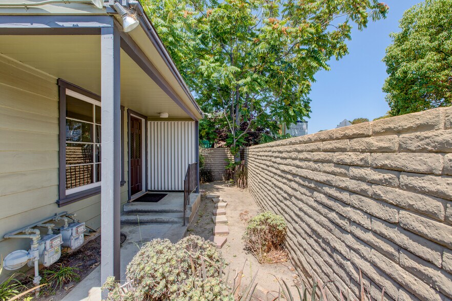 More Photos Of 624 W Chapman Ave, Orange Medical For Sale