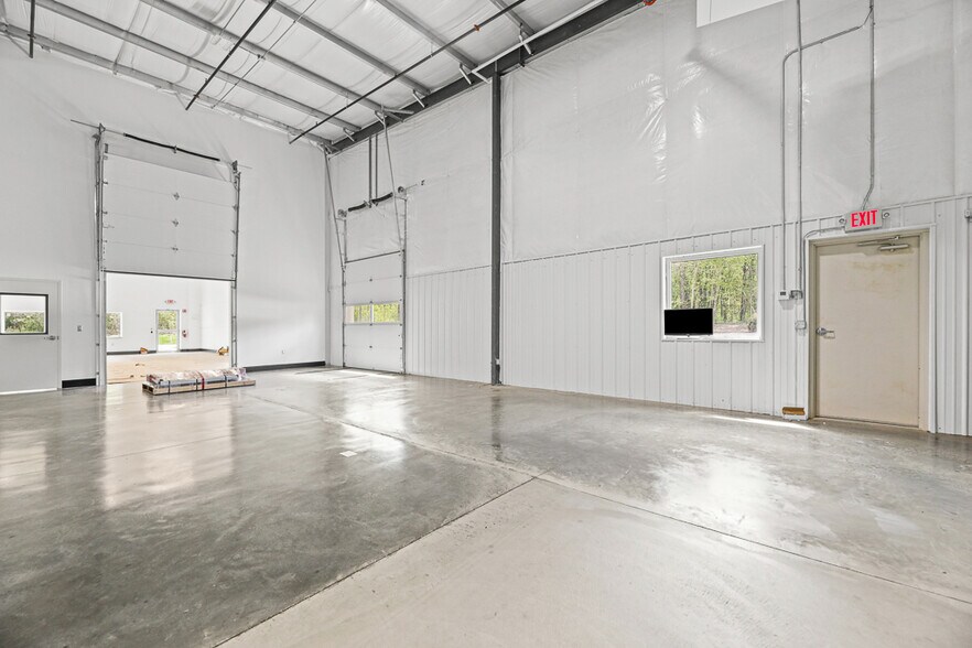 More Photos Of 2844 Westway Drive, Brunswick Warehouse For Lease