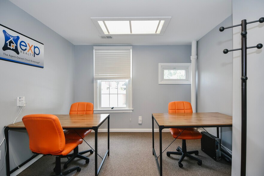 More Photos Of 93-97 Broad St, Middletown Office For Sale