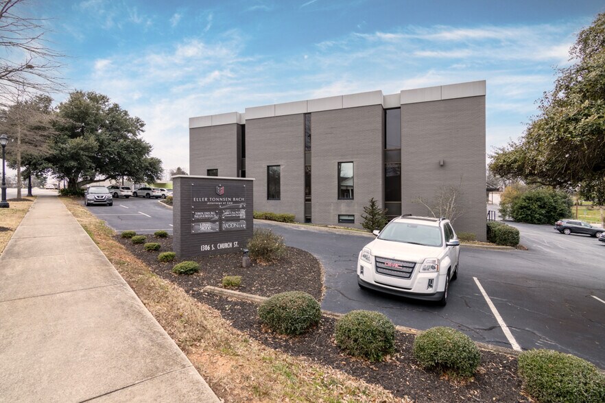 More Photos Of 1306 S Church St, Greenville Office For Lease