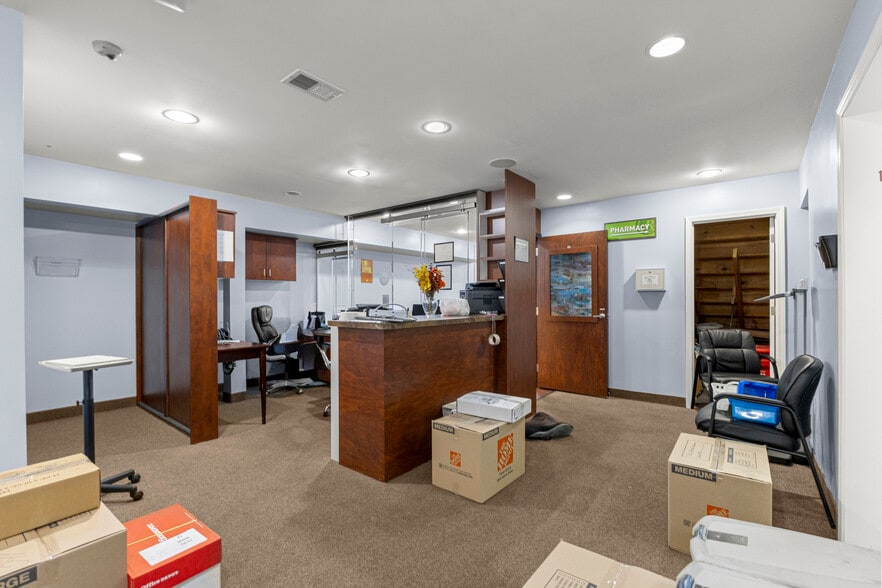 More Photos Of 13403 W 7 Mile Rd, Detroit Medical For Lease