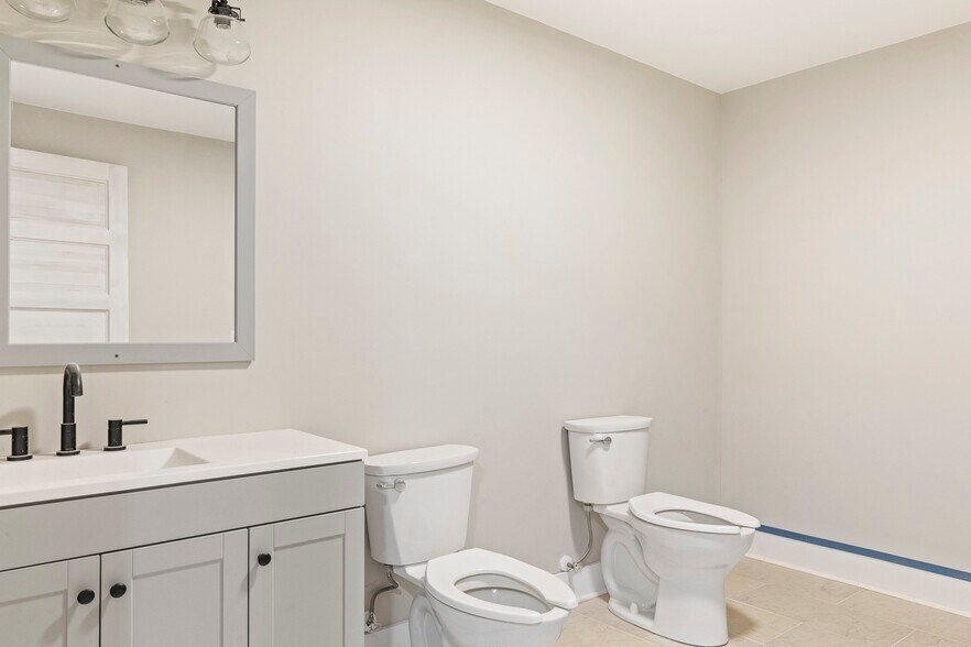 More Photos Of 145-147 N Steele St, Sanford Storefront For Lease