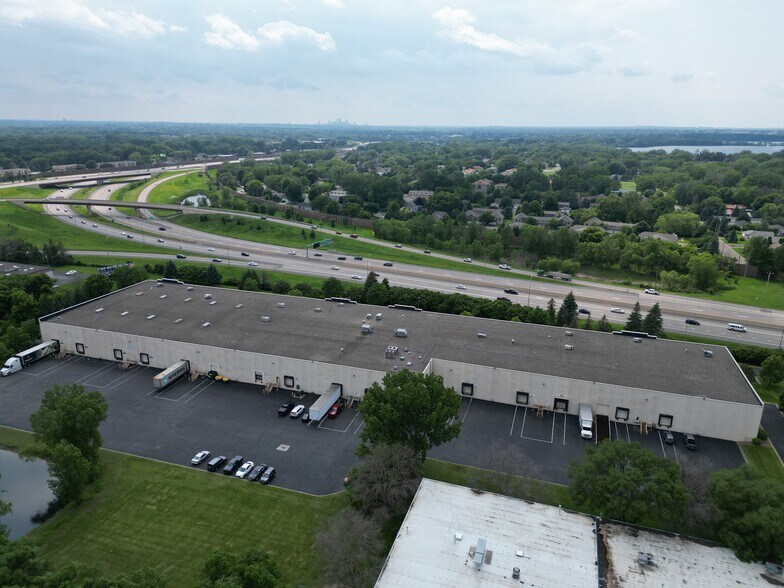 More Photos Of 980 Berwood Ave E, Vadnais Heights Warehouse For Lease