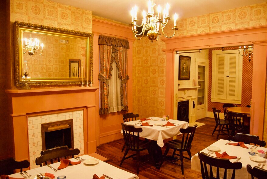 More Photos Of 690-692 State Route 66, Leechburg General Retail For Sale