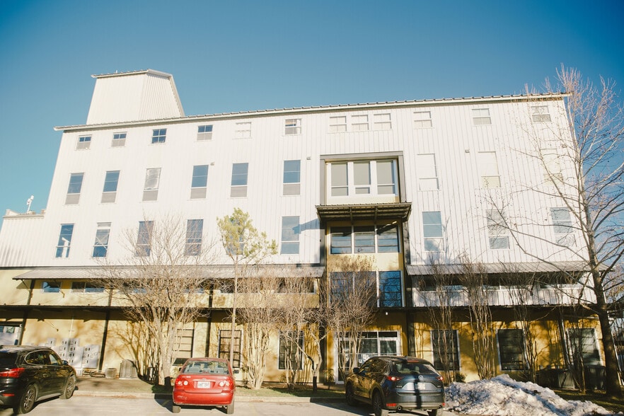 More Photos Of 525 S School Ave, Fayetteville Office Residential For Lease