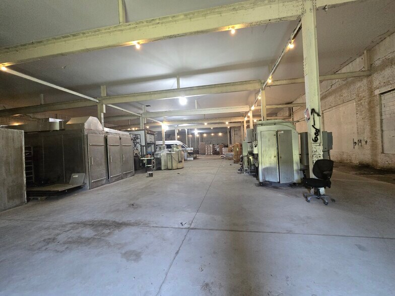 More Photos Of 335 Moffat St, Brooklyn Distribution For Sale