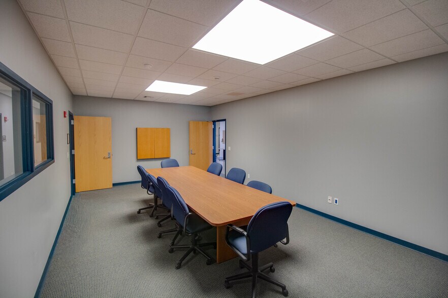 More Photos Of 18400 Shipman Rd, Carlinville Schools For Sale