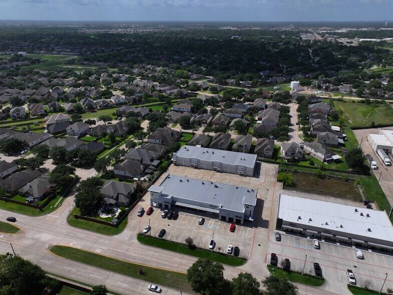 More Photos Of 19909 Morton Rd, Katy Unknown For Lease