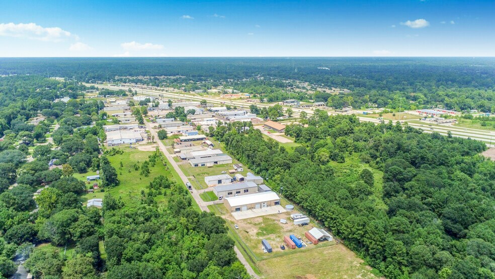 More Photos Of 31588 Industrial Park Dr, Pinehurst Warehouse For Lease