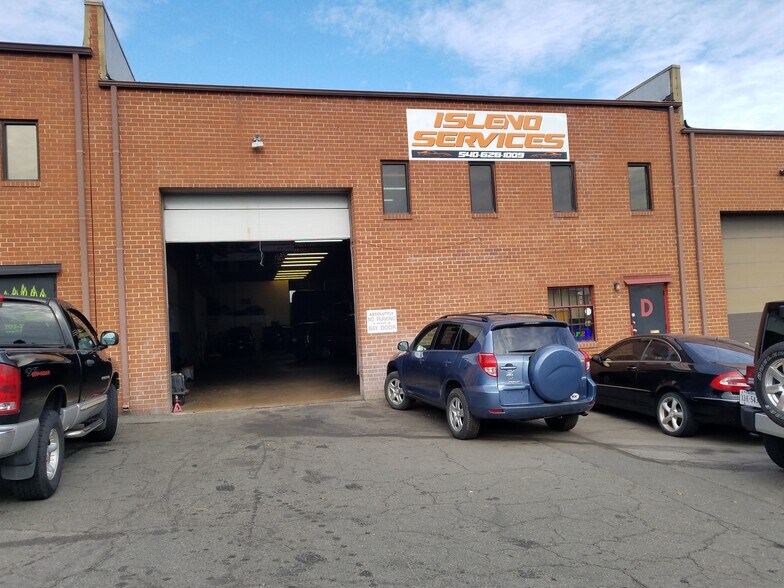 More Photos Of 8395 Euclid Ave, Manassas Park Warehouse For Lease