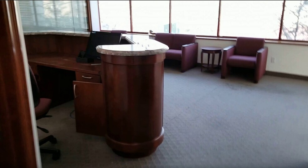 More Photos Of 189-10 Hillside Ave, Hollis Medical For Sale