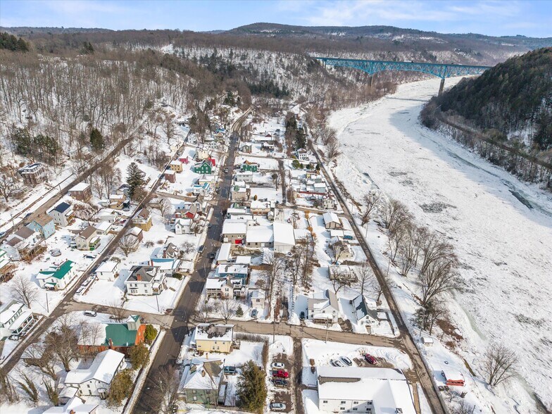 More Photos Of 309 Main St, Emlenton General Retail For Sale