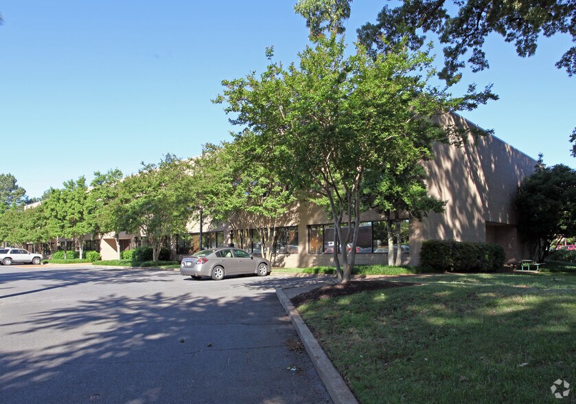 More Photos Of 871 Ridgeway Loop Rd, Memphis Office For Lease