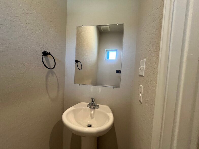 More Photos Of 6303 Luglio Ln, San Antonio Multifamily For Sale