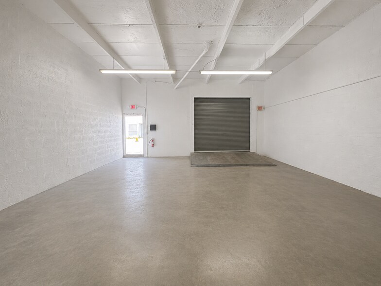 More Photos Of 825 NW 8th Ave, Fort Lauderdale Warehouse For Sale
