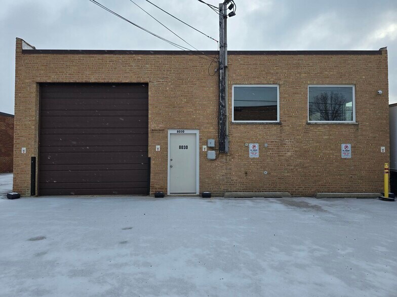 More Photos Of 8030 N Lawndale Ave, Skokie Warehouse For Sale