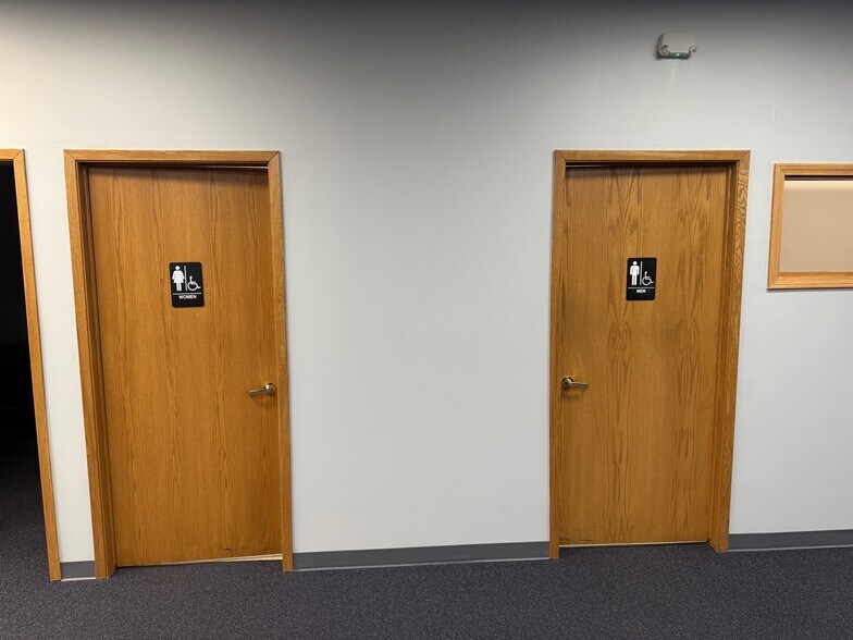 More Photos Of 8191 Birchwood Ct, Johnston Flex For Lease