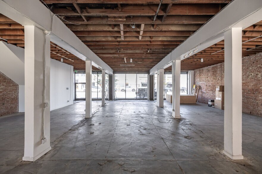 More Photos Of 629 N Western Ave, Los Angeles Office For Lease