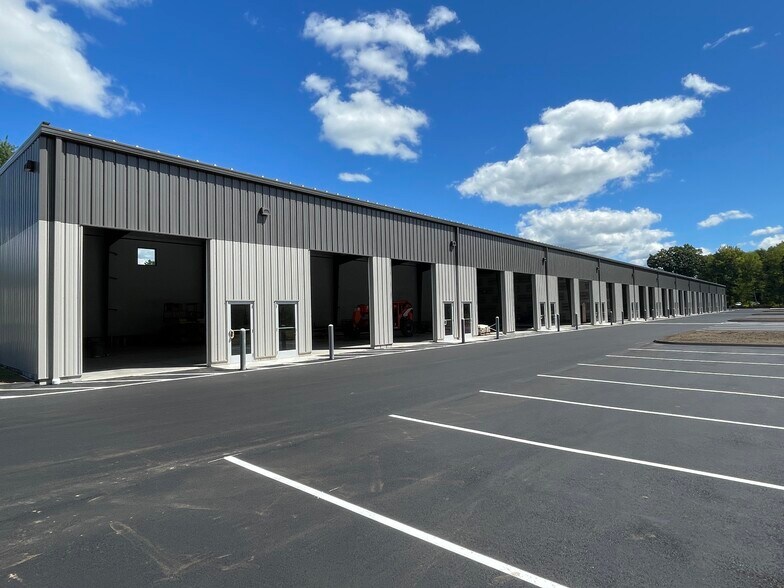 More Photos Of 100 South Satellite Road, South Windsor Flex For Lease