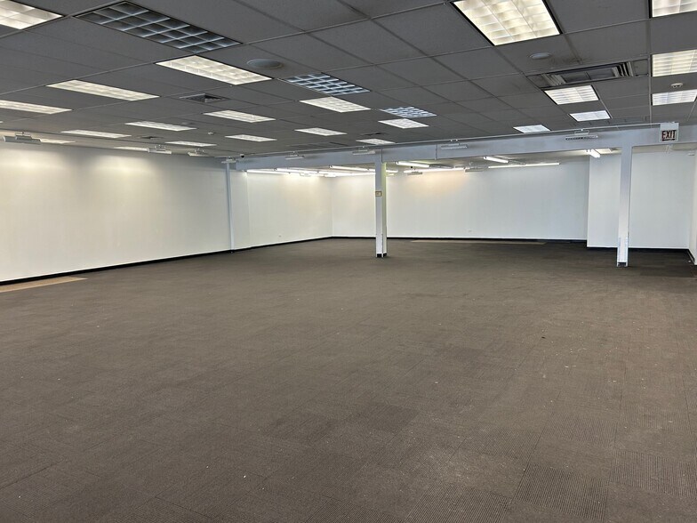 More Photos Of 4453-4455 N Harlem Ave, Norridge Unknown For Lease