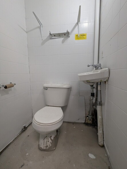More Photos Of 100-118 W 168th St, Bronx Storefront For Lease