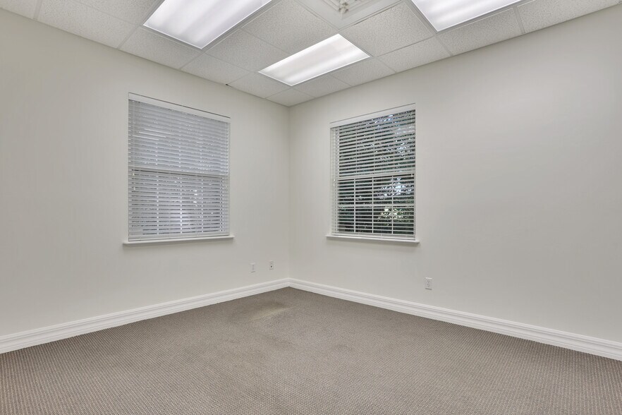 More Photos Of 4711 NW 53rd Ave, Gainesville Medical For Lease