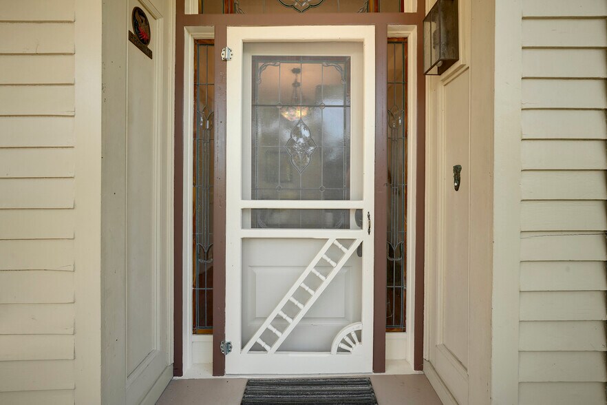 More Photos Of 1423-1425 Foothill, Calistoga Apartments For Sale