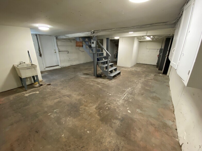 More Photos Of 4713 Maple Ave, Bethesda Office For Sale