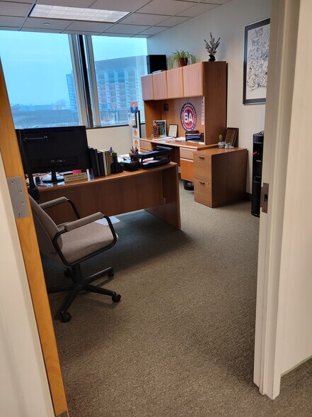 More Photos Of 30-56 Whitestone Expy, Flushing Office For Sale
