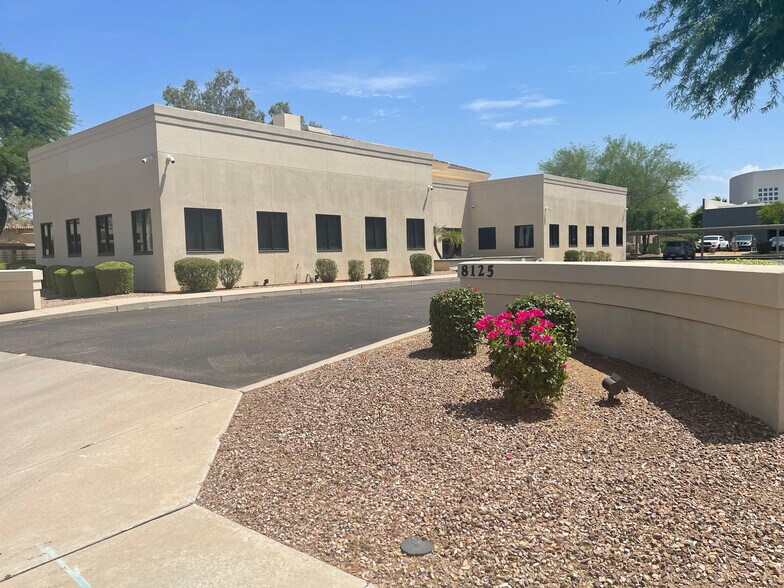 More Photos Of 8125 N 86th Pl, Scottsdale Office For Sale