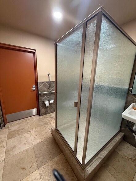 More Photos Of 1825 W Knudsen Dr, Phoenix Airplane Hangar For Lease