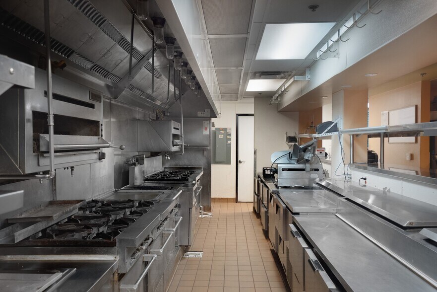 More Photos Of 10434 E Jomax Rd, Scottsdale Restaurant For Sale