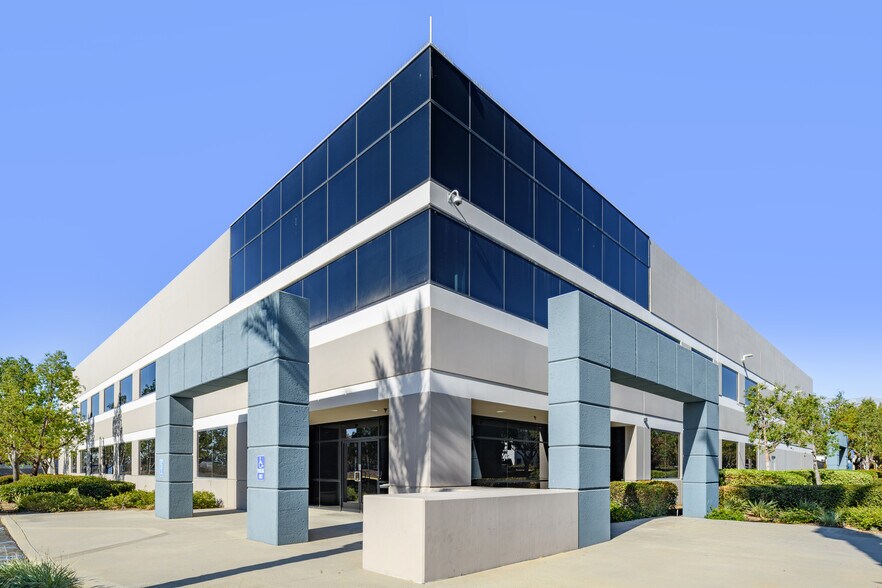 More Photos Of 1260 S Dupont Ave, Ontario Warehouse For Sale